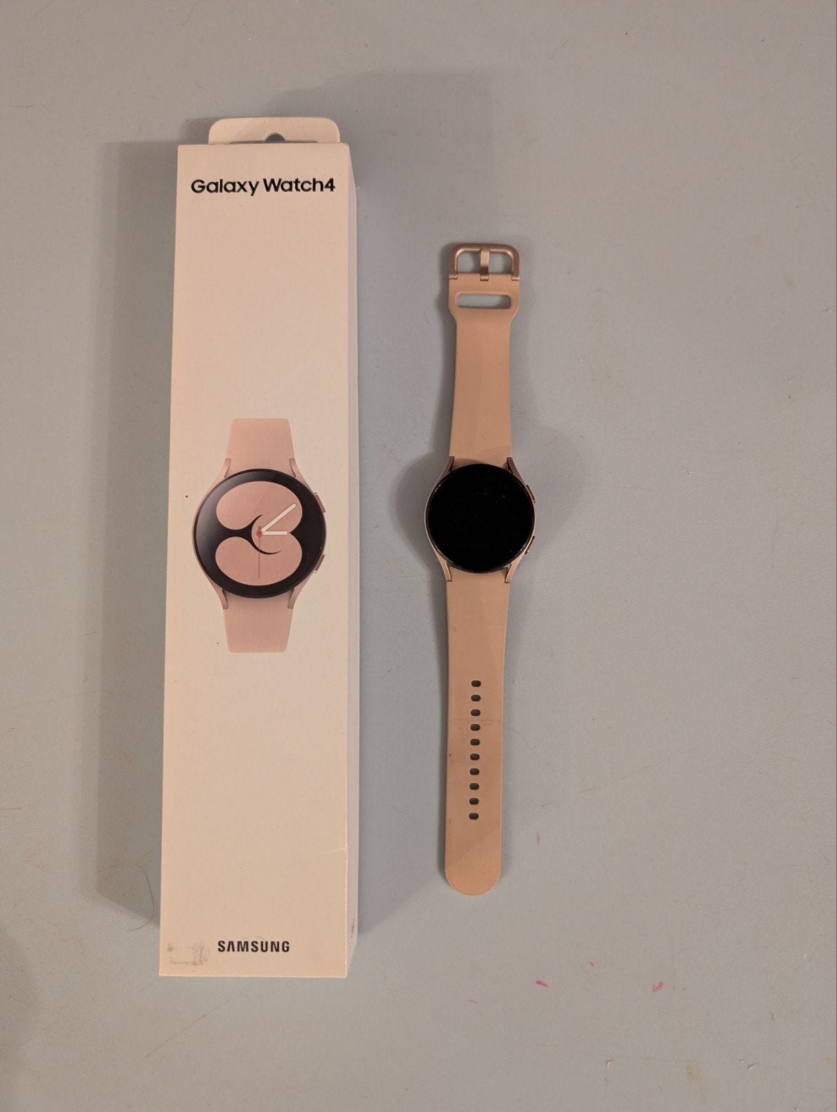 Samsung Galaxy Watch4 40 mm – Comme neuve – Boîte

Catégorie, Ophalen, Conditie