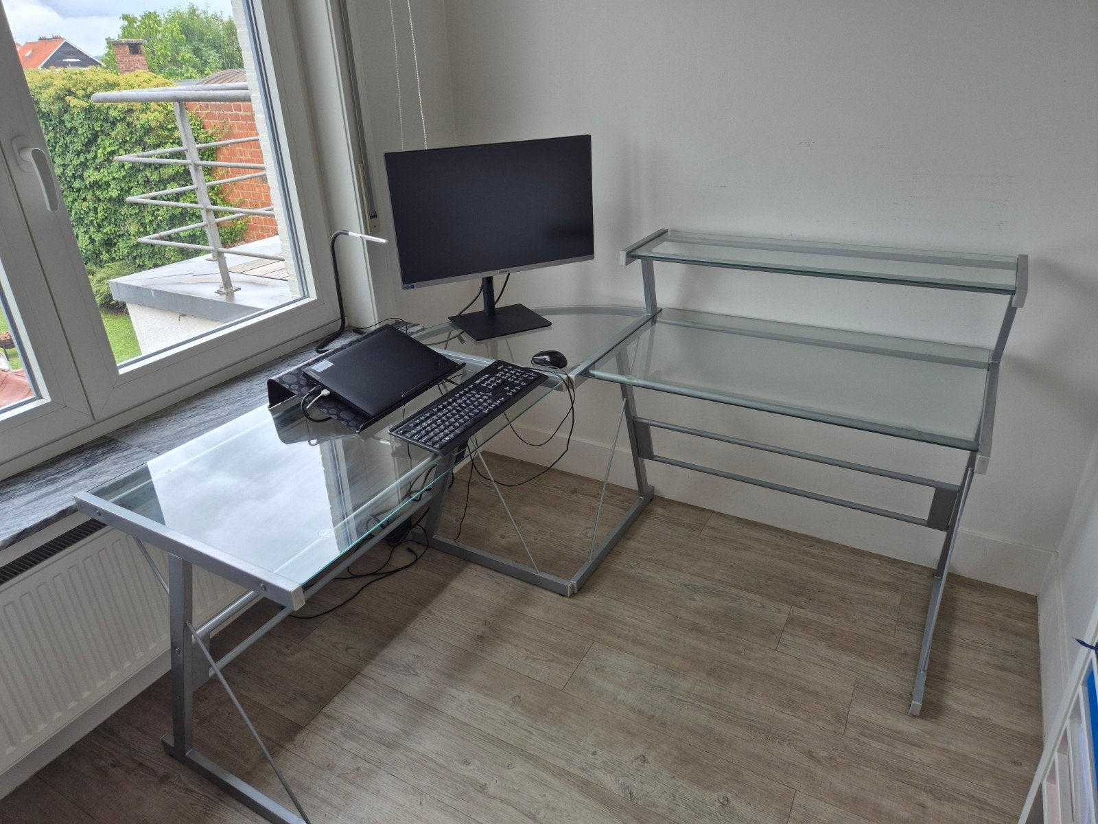 Bureau d'angle en verre avec structure en métal, Enlèvement, Verre, Bureau d'angle