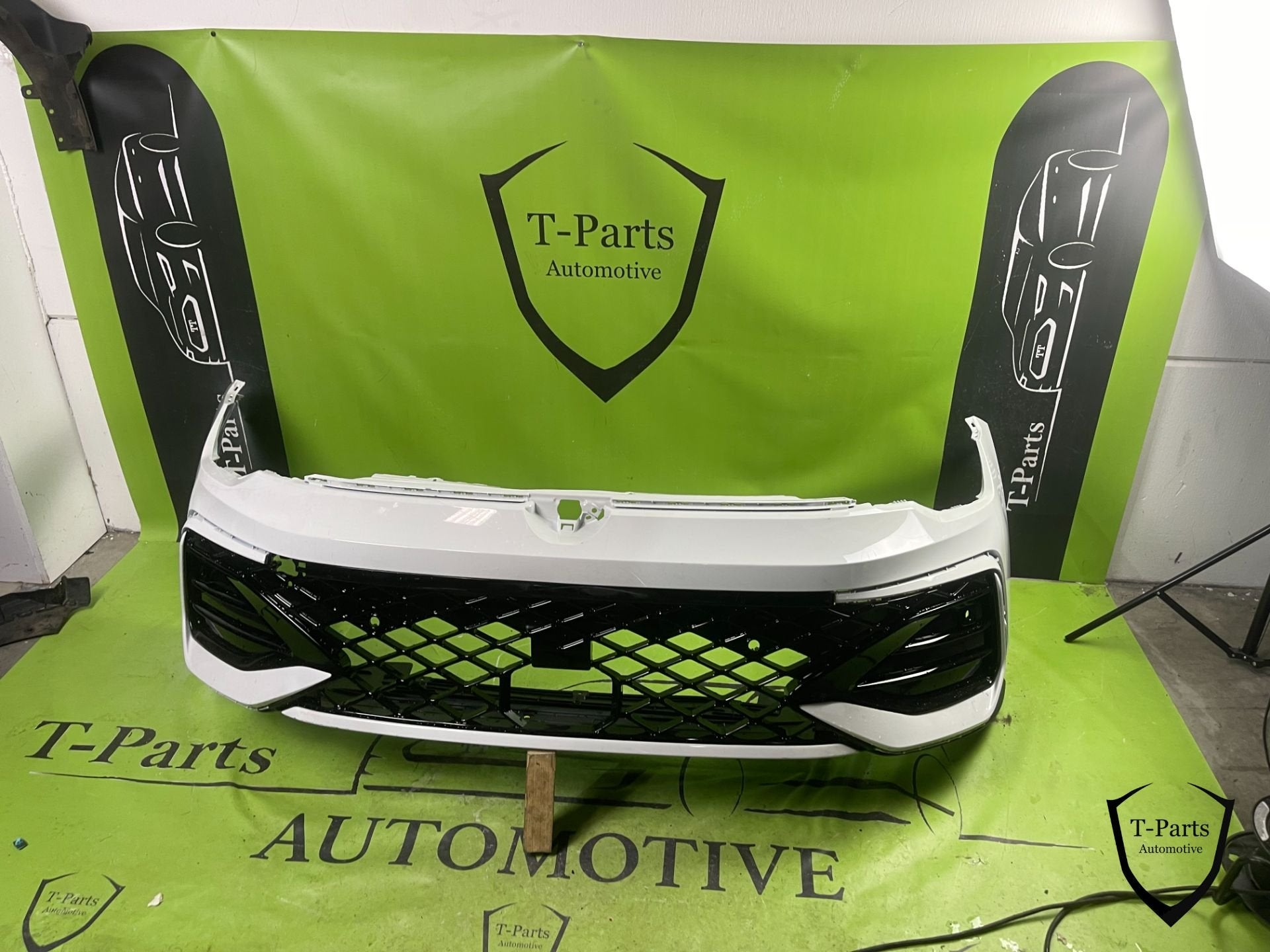 VW volkswagen golf 8 R line Facelift voorbumper 23+ bumper, Auto-onderdelen, Info@fabrikant.eu, Volkswagen, Bumper, Fabrikantstraat 1
1000 AA  Amsterdam