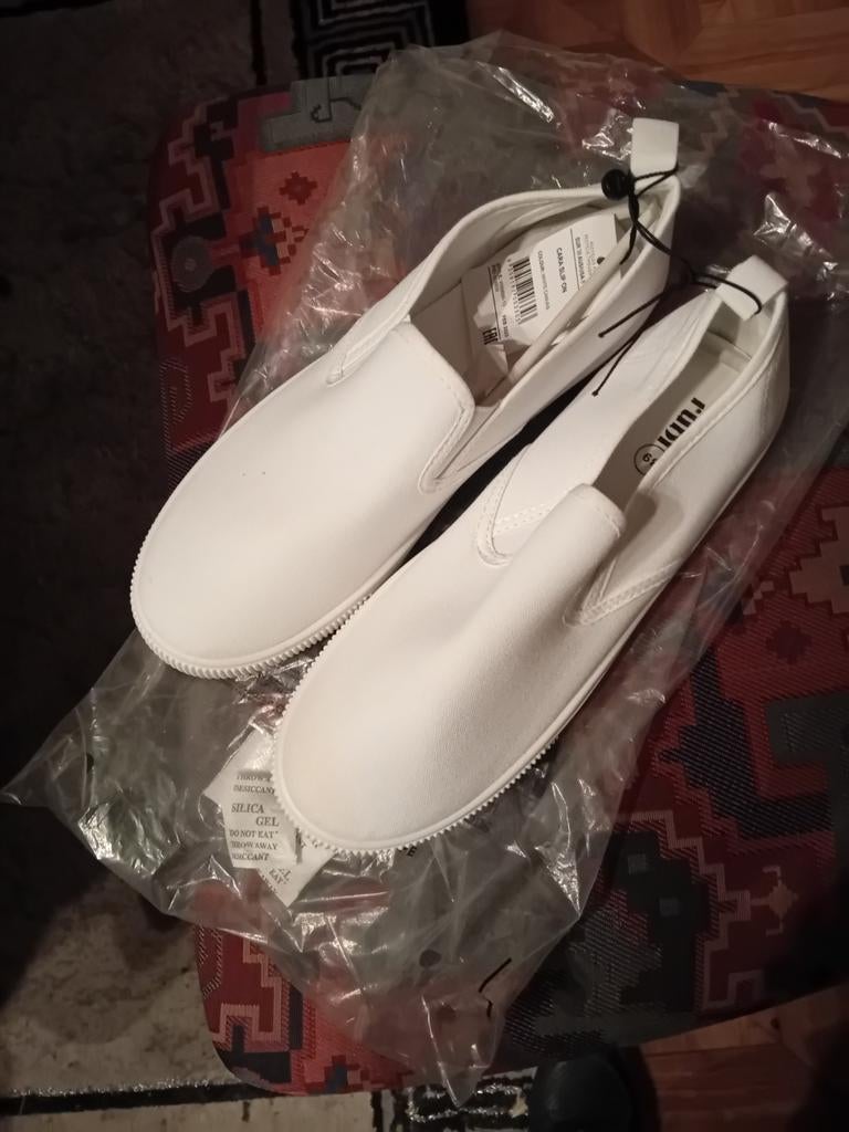 Vrouwen sportschoenen of mannen maat 41 nieuw, Ophalen, Sportschoenen