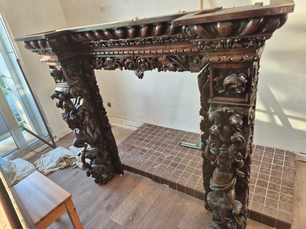Authentieke handgesneden schouwmantel, Antiek en Kunst, Ophalen