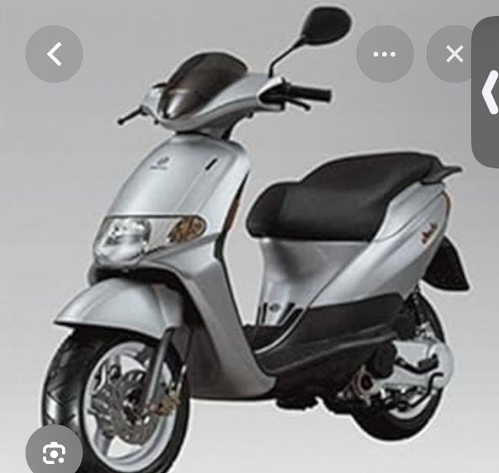 Piaggio diesis kappen gezocht!, Fietsen en Brommers, Scooters | SYM, Ophalen, Zo goed als nieuw