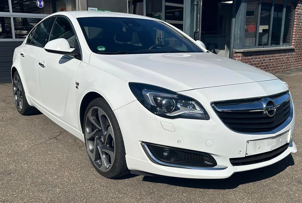 Opel Insignia 20CDTI 4x4 195Pk OPCLine+AdaptiveCruiseControl, Auto's, Opel, Automaat, Euro 5, Zwart, 4 cilinders