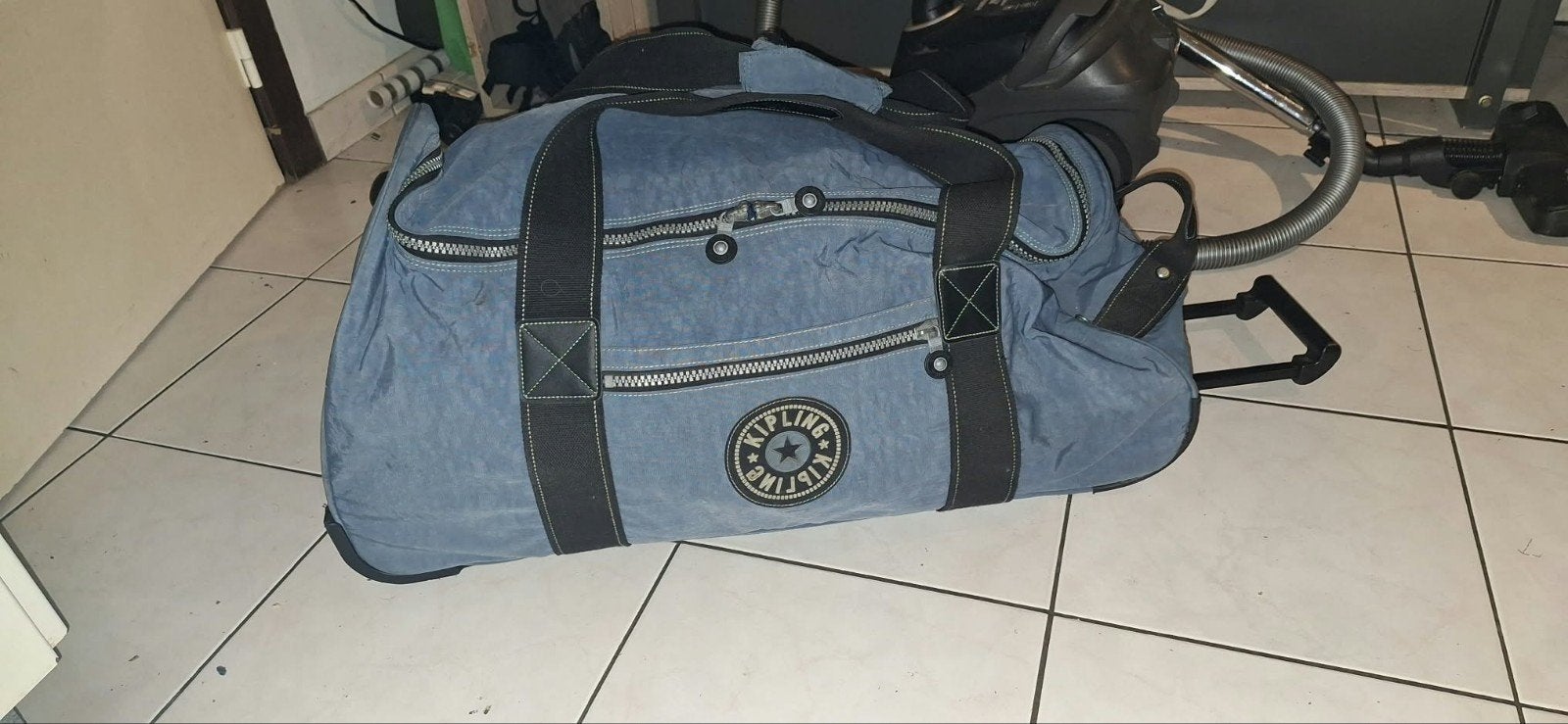Kipling  reistas op wielen, Uitschuifbare handgreep, 30 cm of meer, Gebruikt, Blauw