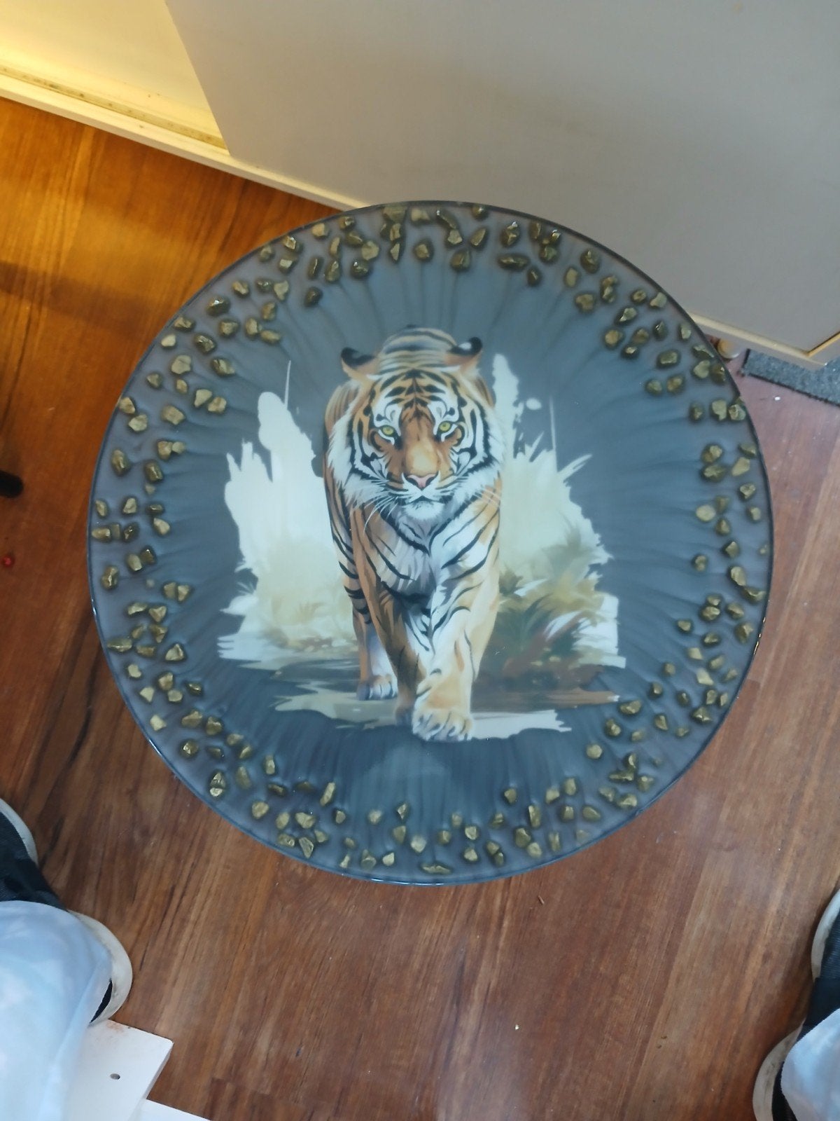Table d'appoint en resine epoxy diam 35 cm tigre, Maison & Meubles, Enlèvement ou Envoi