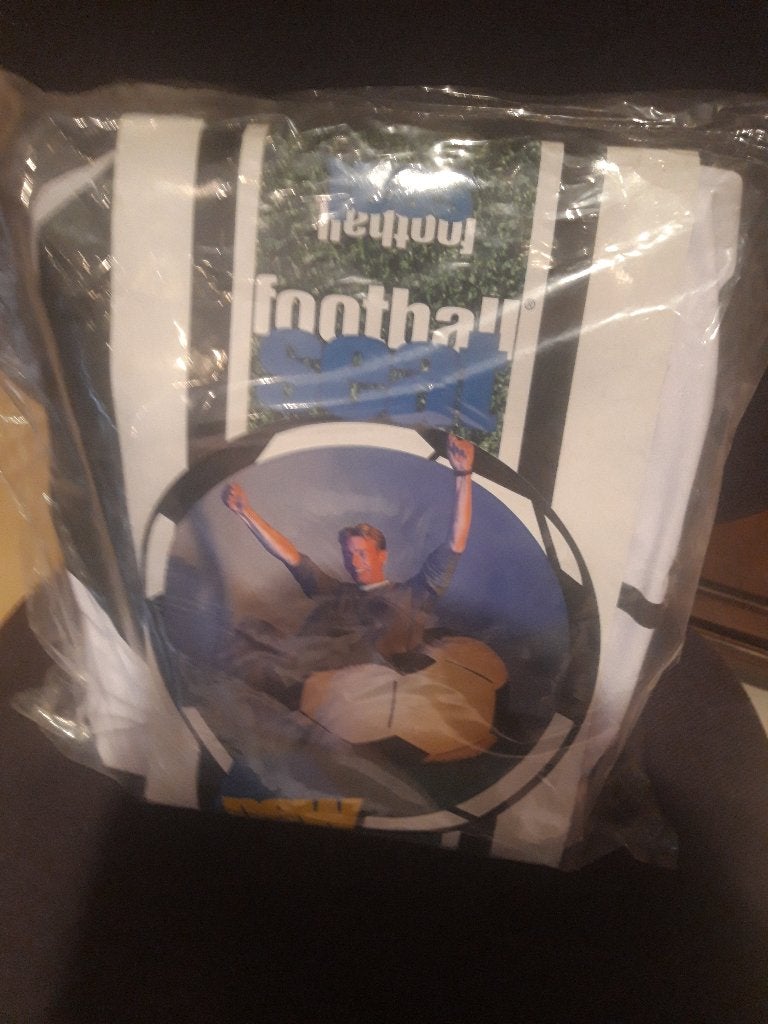 Nieuw verpakte opblaasbare voetbal zetel (zitvoetbal zitbal), Ophalen of Verzenden, Nieuw