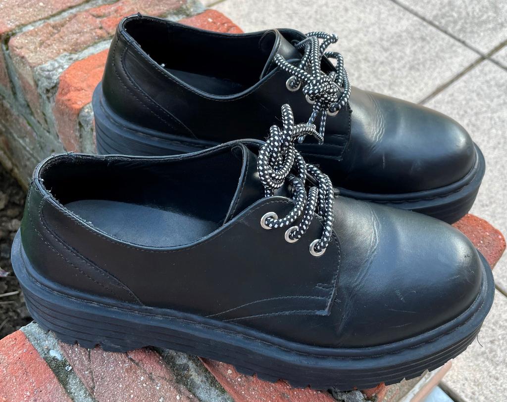 Chaussure basse, Enlèvement, Porté, Noir