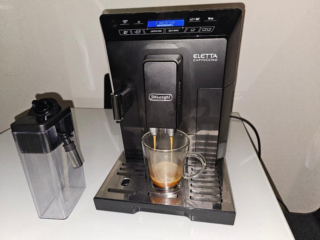 Koffiezetapparaat DeLonghi Eletta Cappuccino, Elektronische apparatuur, Koffiezetapparaten, Ophalen, 10 kopjes of meer, Koffiemachine
