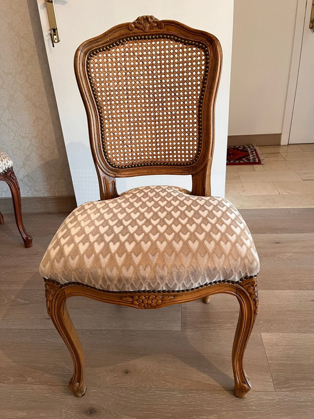 Klassieke stoel, Ophalen