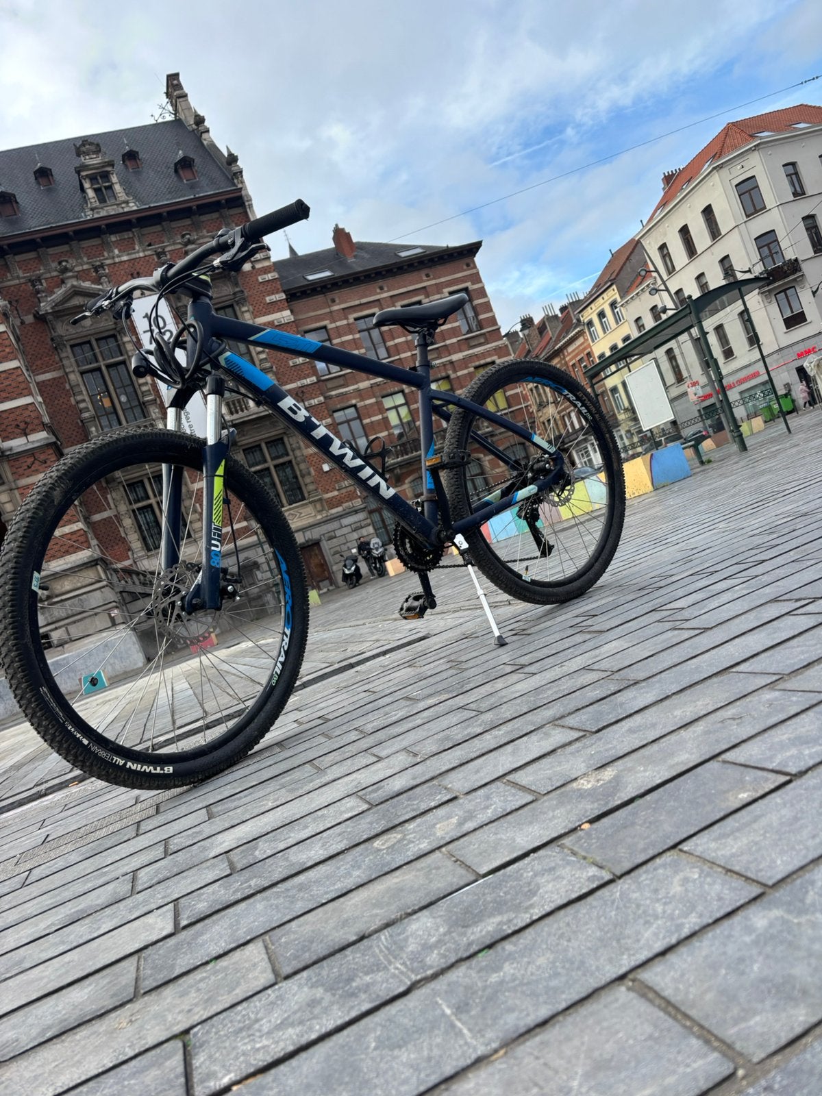VTT B'Twin Rockrider 27,5 pouces - Taille M - Bon état, Vélos & Vélomoteurs, Enlèvement, Comme neuf, Frein à disque, 20 à 24 pouces