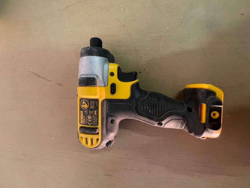 Dewalt Slagschroevendraaier 10.8v, Ophalen