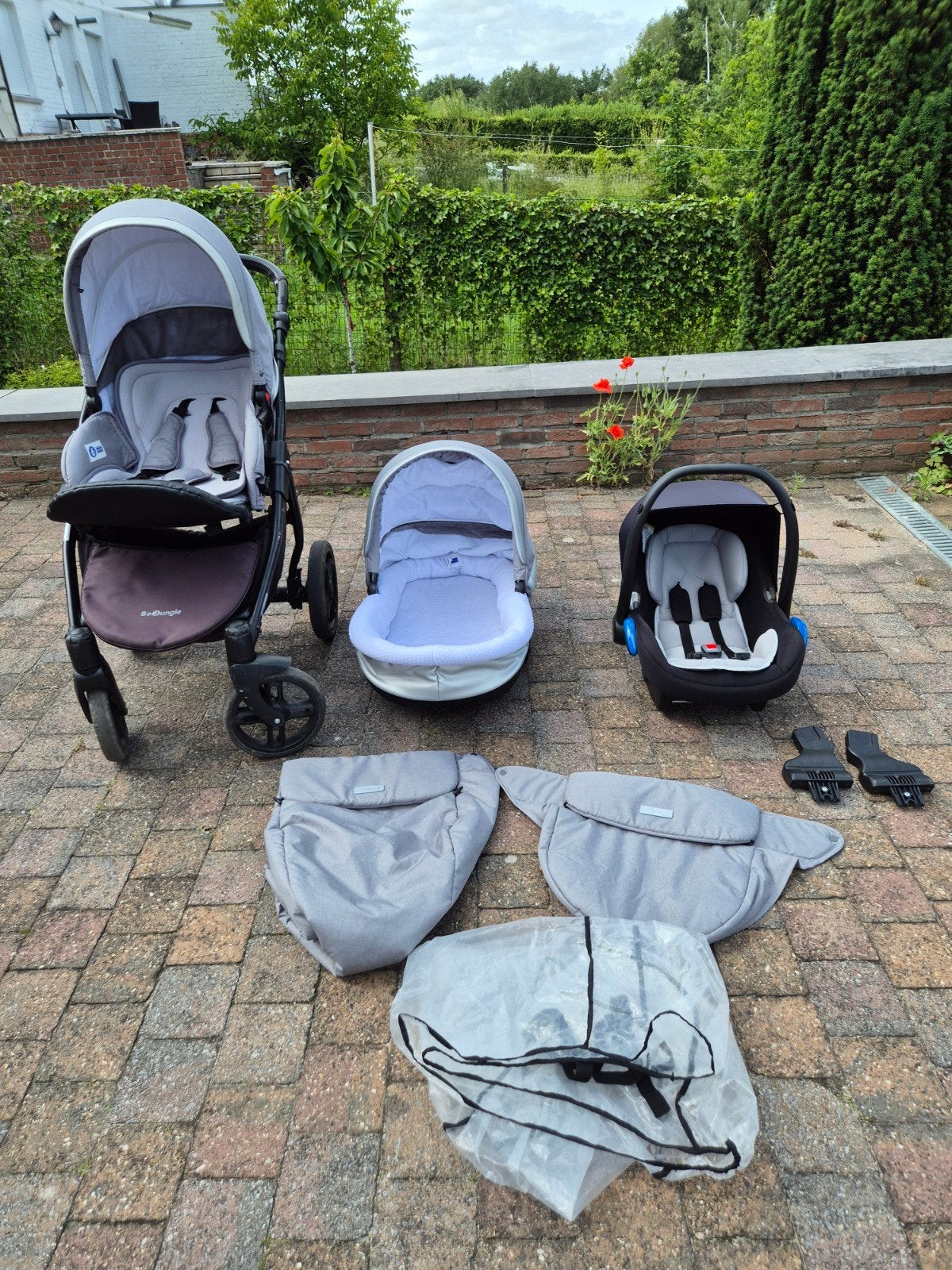 Une Pousette Trio B- Strolly Bojungle Argenté Lune 3 en 1, Autres marques, Poussette combi, Avec nacelle, Enlèvement
