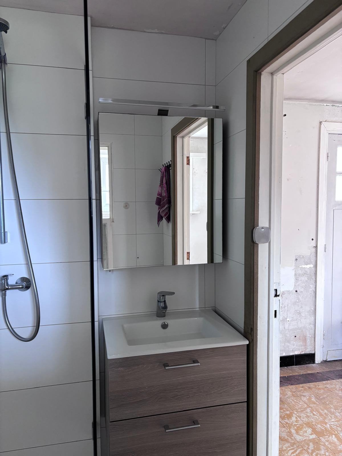 Gratis Badkamer meubel (gereserveerd), Huis en Inrichting, Badkamer | Badkamermeubels, Ophalen