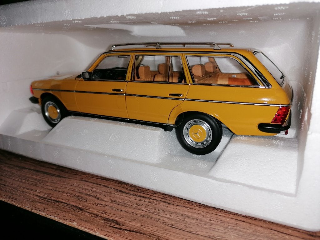 Miniature Mercedes Benz S123 200T Norev 1/18 Neuf!, Enlèvement ou Envoi, Neuf, Voiture, Norev