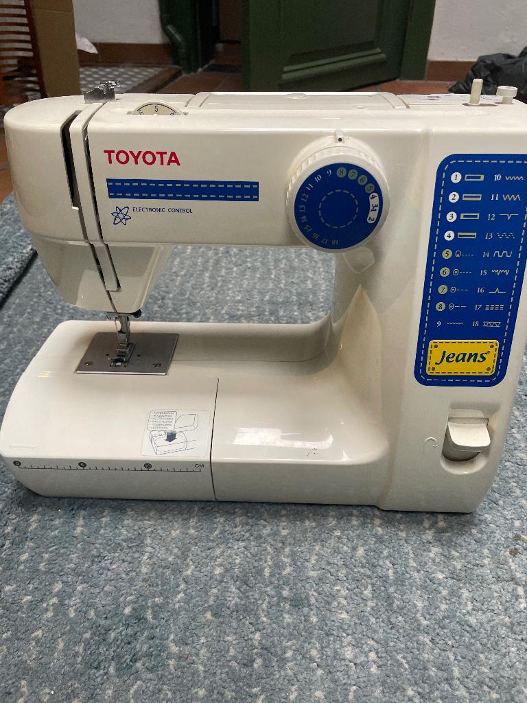 Naaimachine Toyota Jeans, Ophalen, Zo goed als nieuw