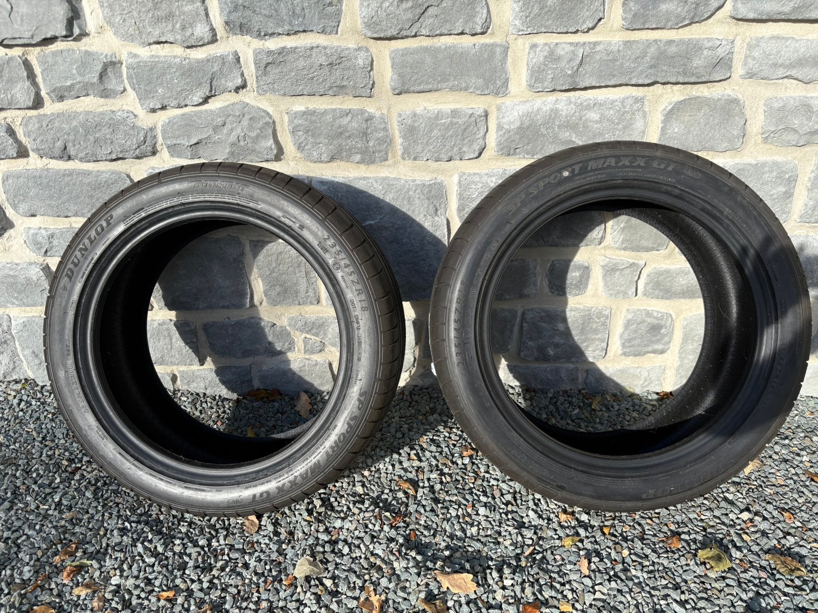 Vends 2 pneus Dunlop SP Sport Maxx GT — jamais montés, 0 km, Enlèvement, Neuf