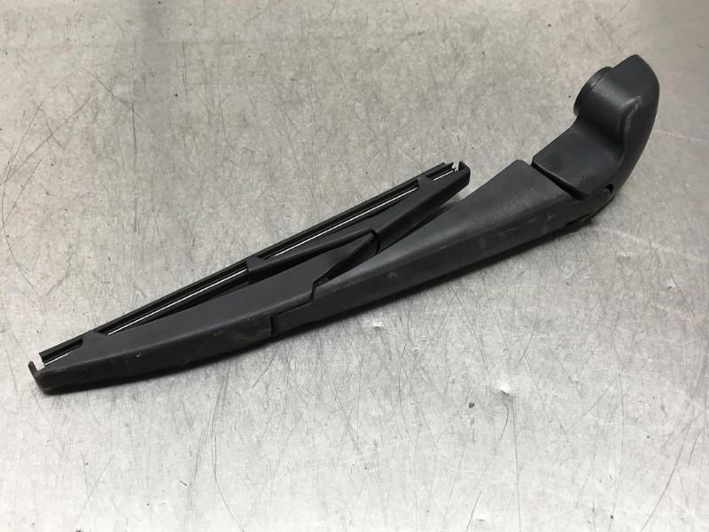 ESSUIE-GLACE BRAS ARRIÈRE VITRE Toyota Urban Cruiser, Utilisé, Toyota