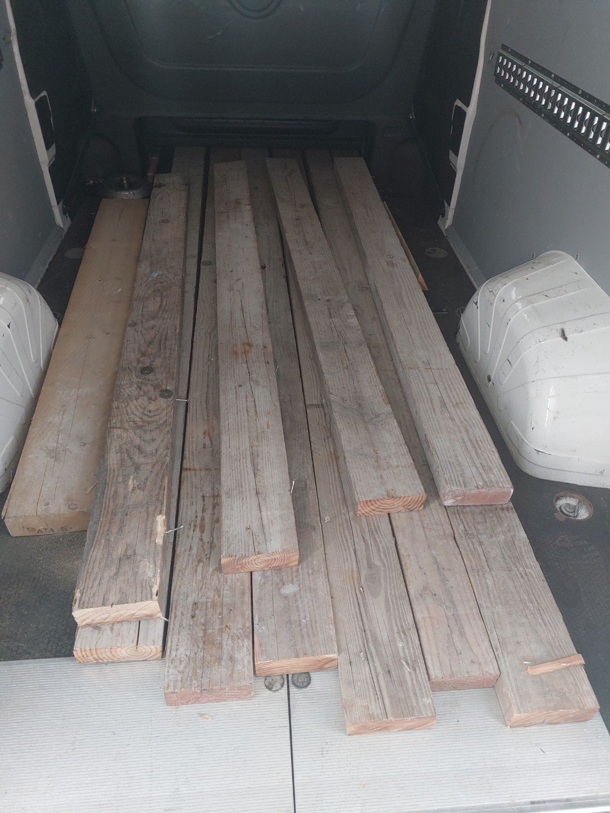 Lot Poutres construction +/- 4m (x6) et +/- 2,5m(x4), Enlèvement, Poutres