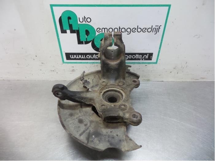 Fusee links-voor van een Volkswagen Caddy (Caddy 04-), Gebruikt, -, Volkswagen, -