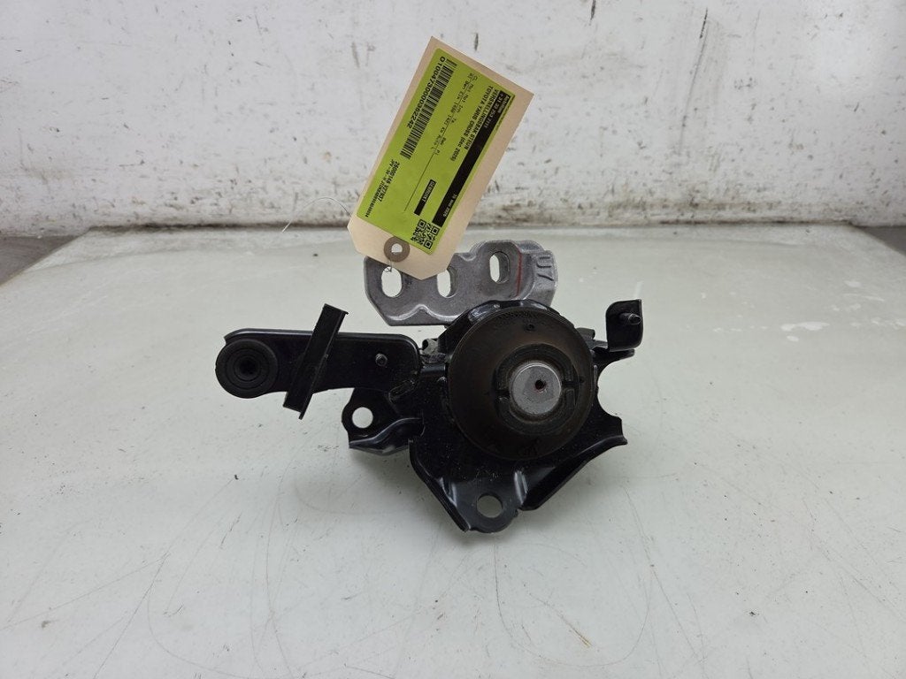 SUPPORT BOITE DE VITESSES Toyota Yaris Cross (PB1 / PJ1), Autos : Pièces & Accessoires, Kundenbetreuung@toyota.de, Toyota, Utilisé