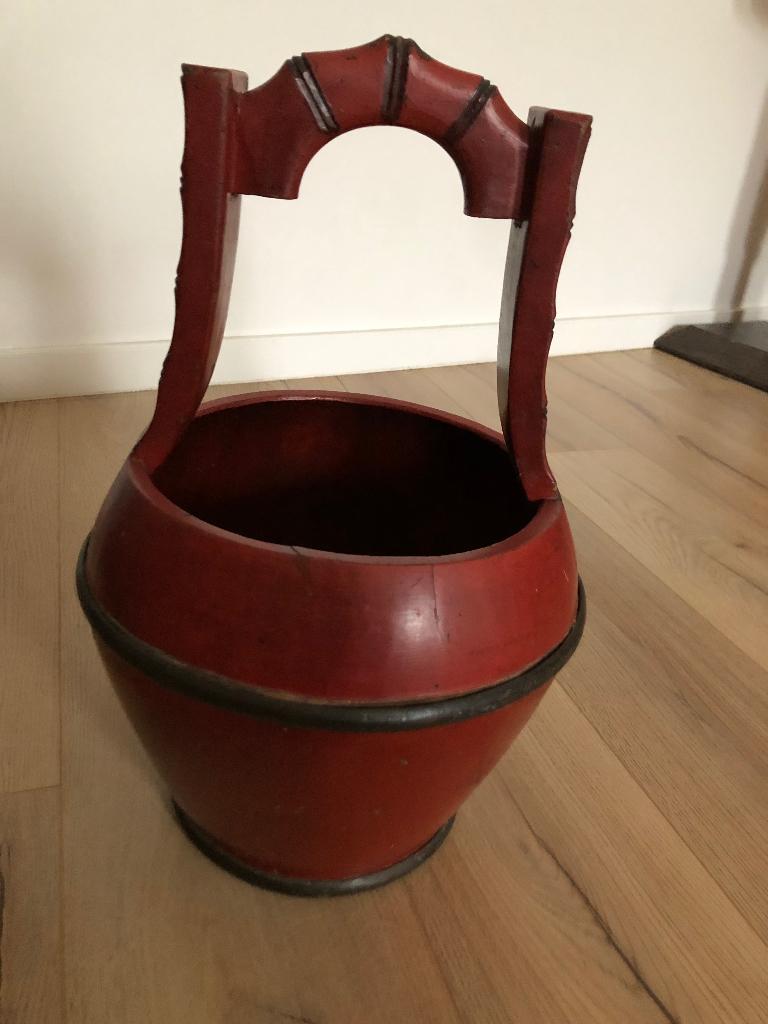 Antiek Chinese emmer, Enlèvement, Bois