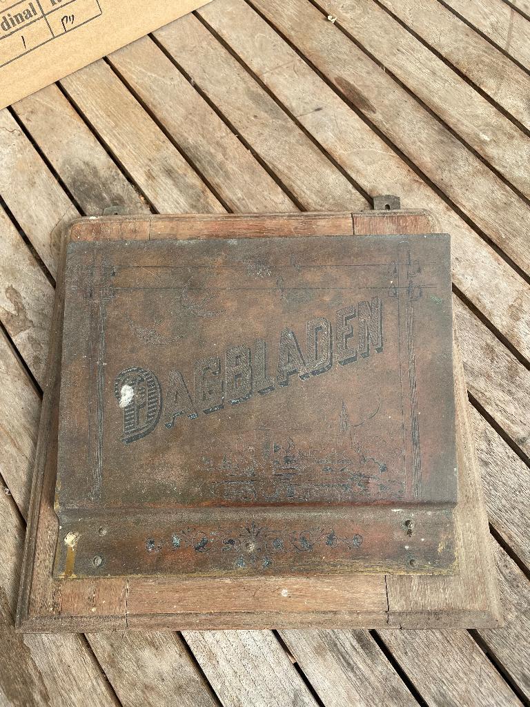 Houder dagbladen, Antiek en Kunst, Ophalen