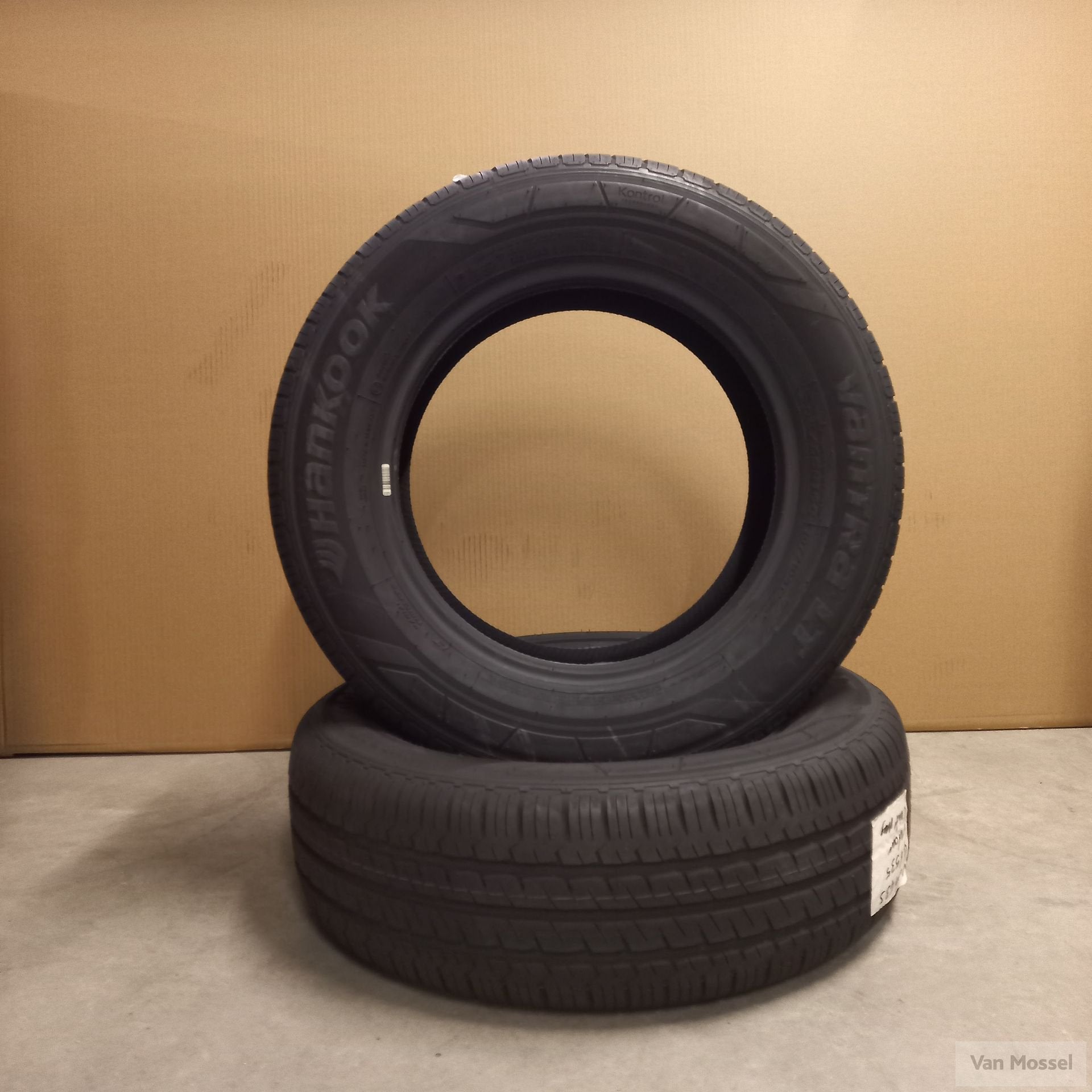 Hankook Vantra LT 205/65/R16C 107/105T, Gebruikt, -, Band(en), Zomerbanden