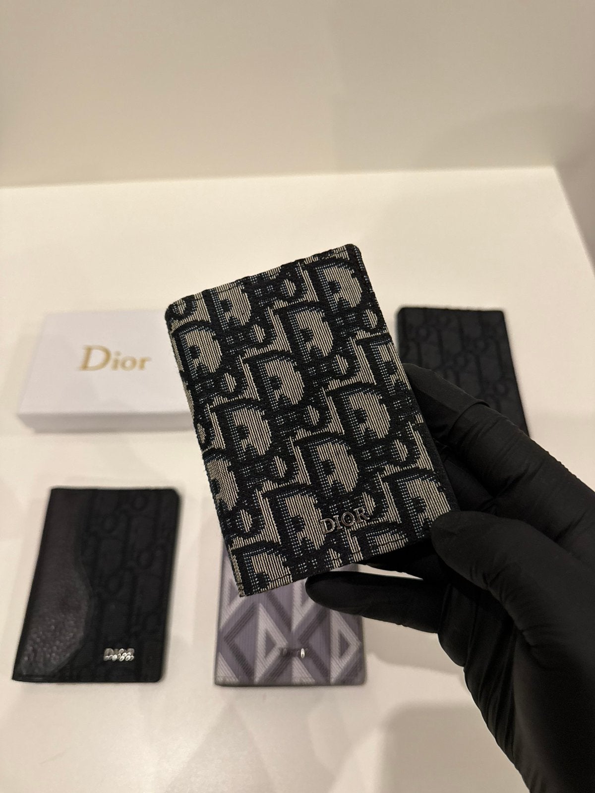 Portefeuille à deux volets Dior noir et beige, Neuf, Autres marques, Cuir, Enlèvement ou Envoi