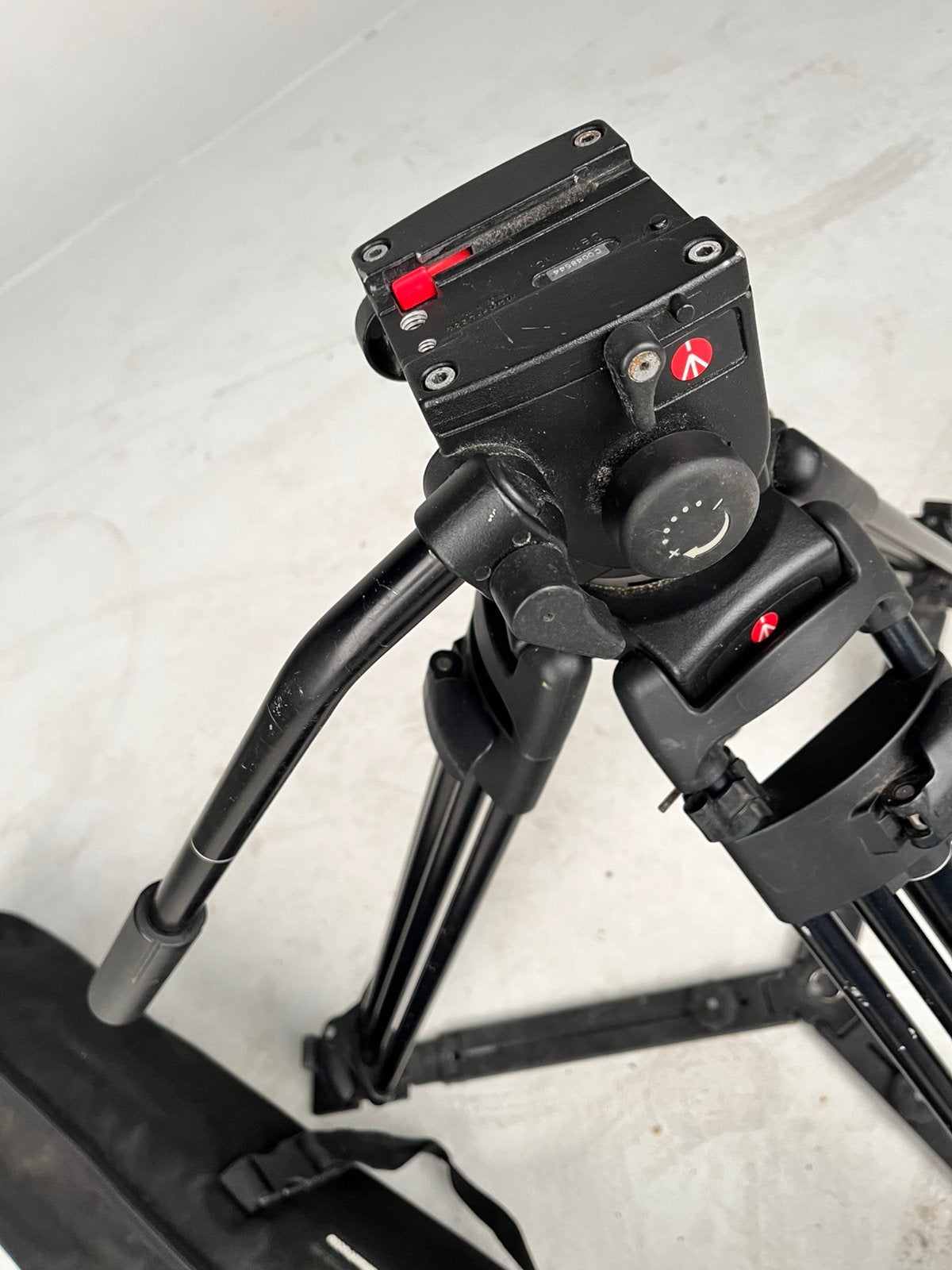 Filmcamera statief manfrotto, Ophalen, Zo goed als nieuw, Met balhoofd, Manfrotto