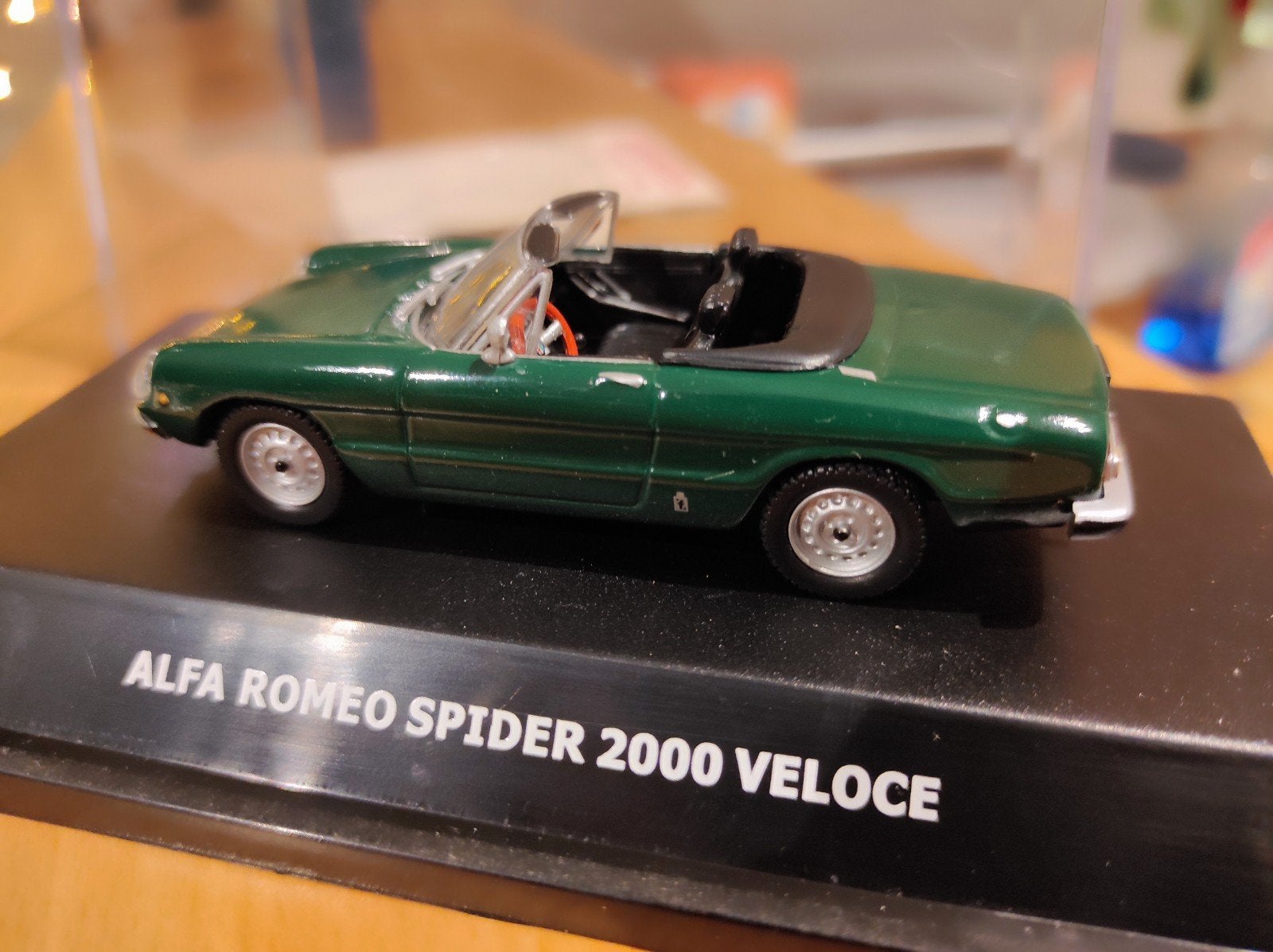 Alfa Romeo Spider 2000 Veloce 1:43 dans son emballage d'orig, Enlèvement ou Envoi