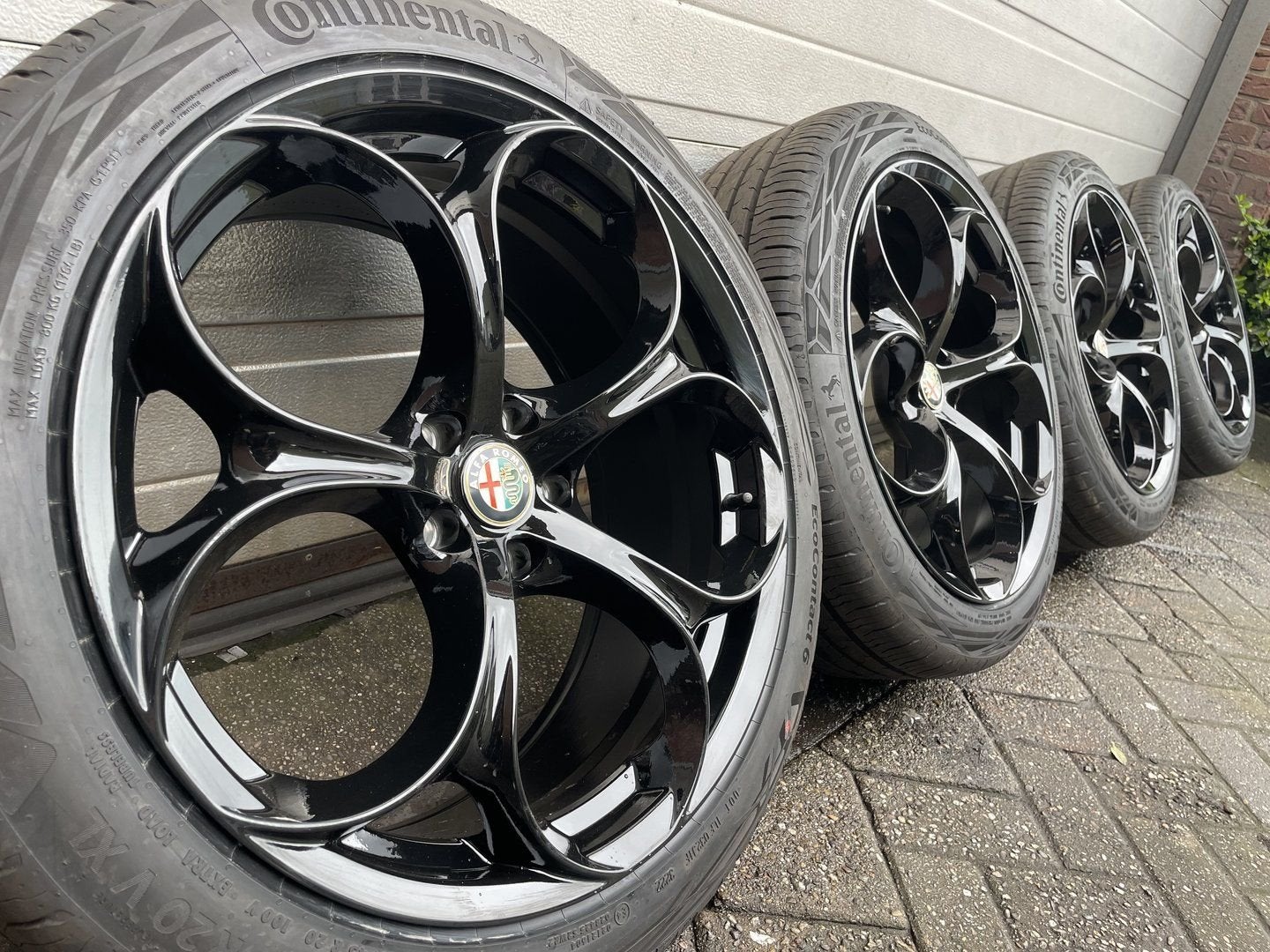 Set 20 inch zwarte Alfa Romeo Tonale PHEV velgen zomerbanden, Auto-onderdelen, Banden en Velgen, -, -, Banden en Velgen, Nieuw
