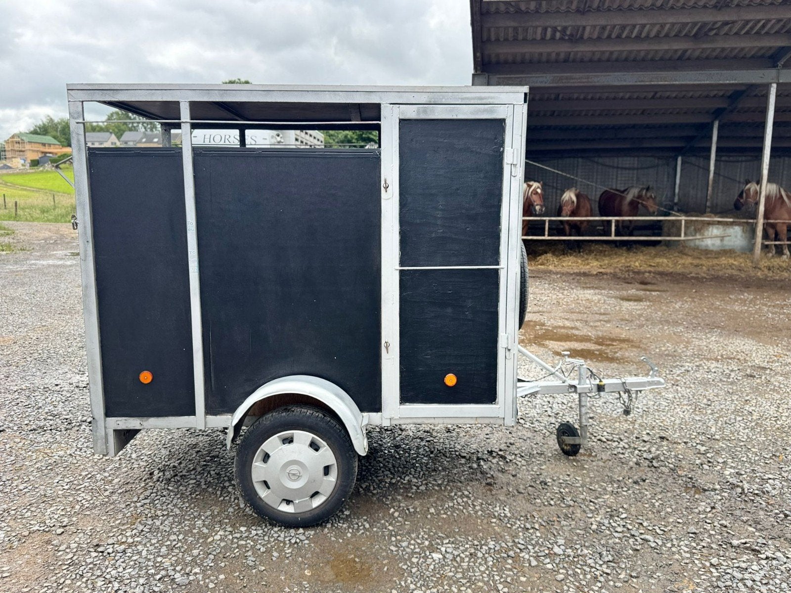 Petite remorque à bestiaux, Animaux & Accessoires, Moutons, Chèvres & Cochons
