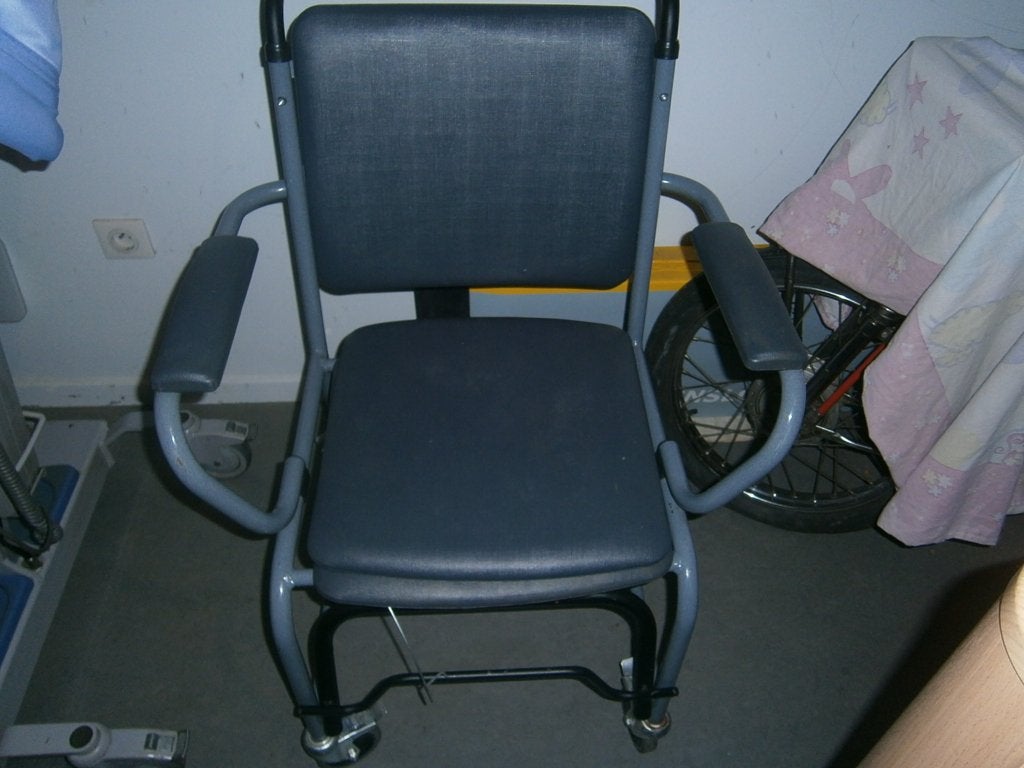 wc stoel met wieltjes, Diversen, Ophalen, Gebruikt