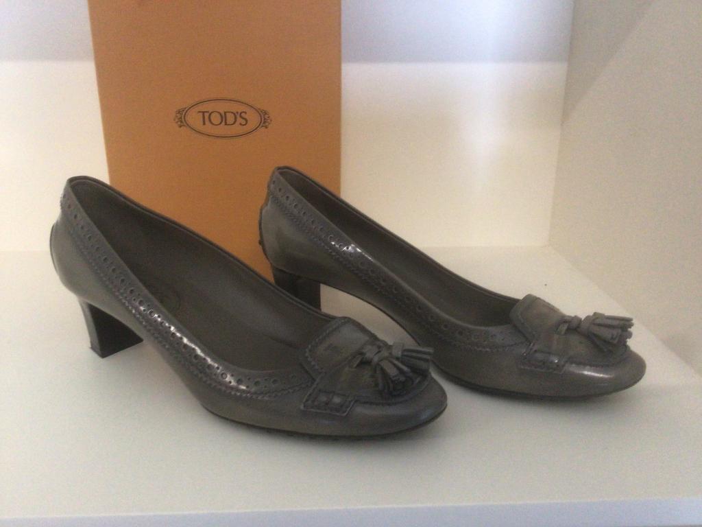 Tod's dames, Ophalen, Zo goed als nieuw