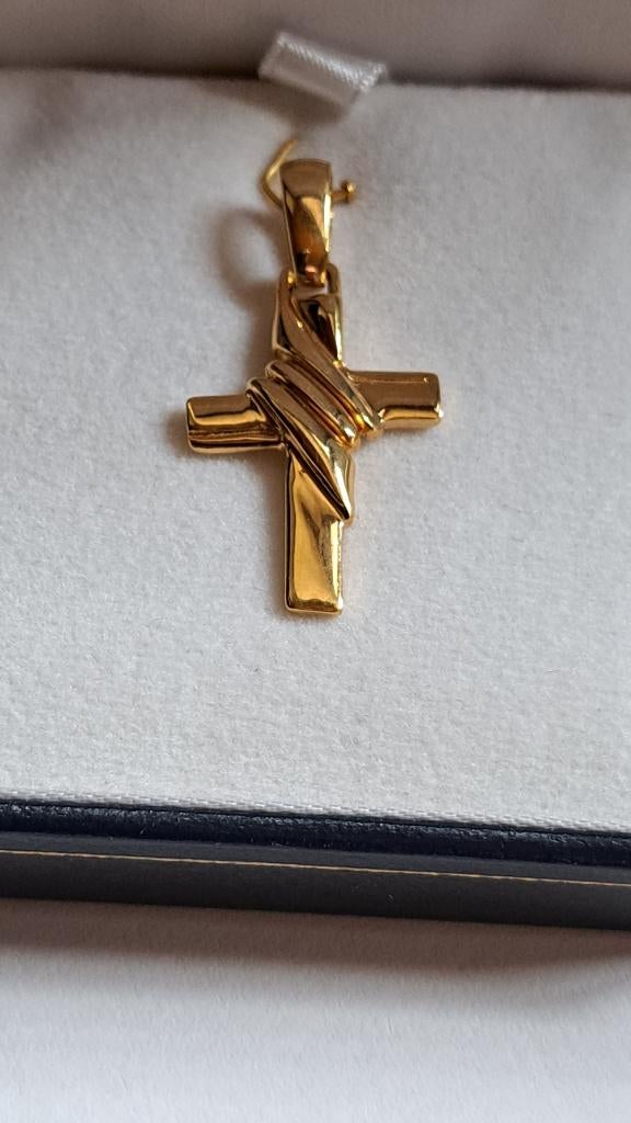 Croix or jaune 18 carats NEUVE,  écrin, Enlèvement ou Envoi, Neuf, Jaune, Or