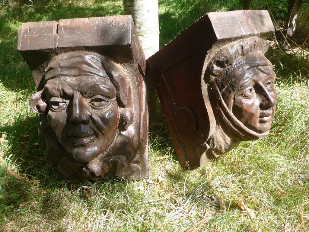 houten hoofden 17de eeuw, Ophalen, Houtsnijwerk, Geglazuurd, 20 - 50 cm