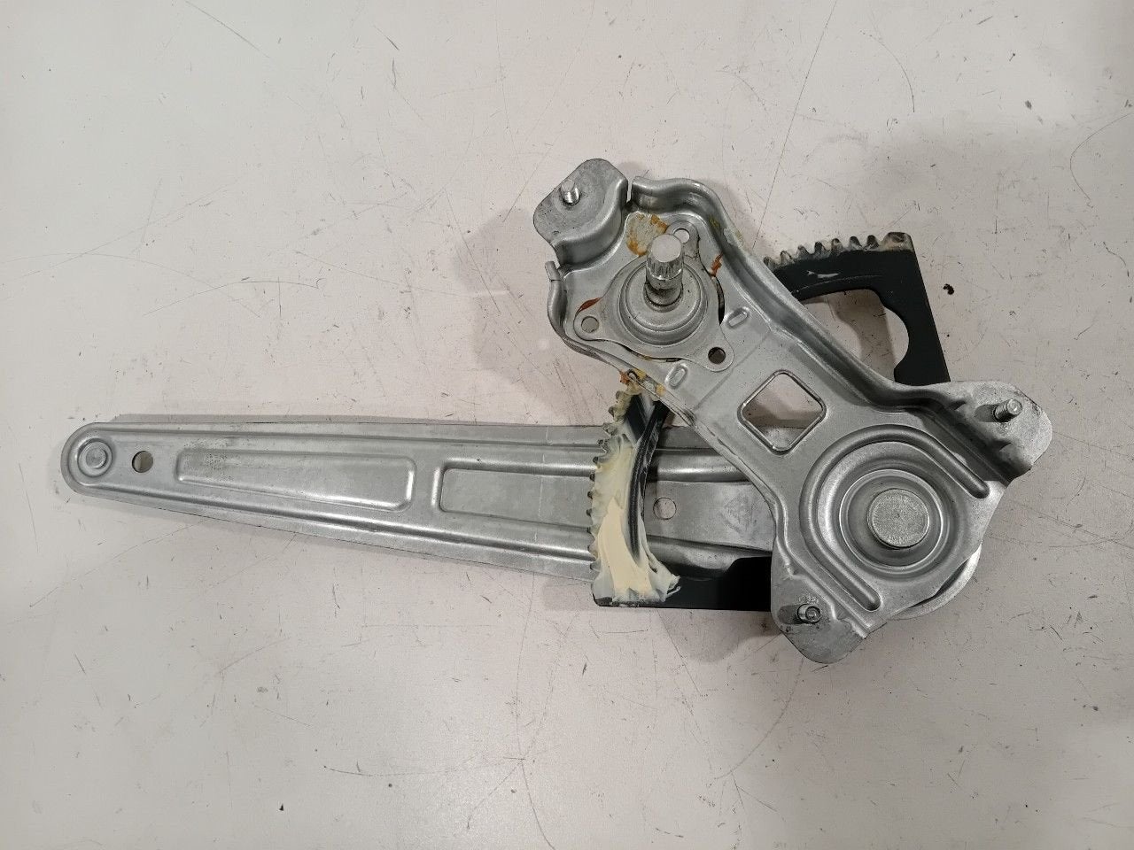Raammechaniek rechts achter Kia Picanto, Onderdelen@venauto.nl, Van der Ven Autorecycling B.V., Gebruikt, Ettenseweg 76, 4706 PB Roosendaal, The Netherlands