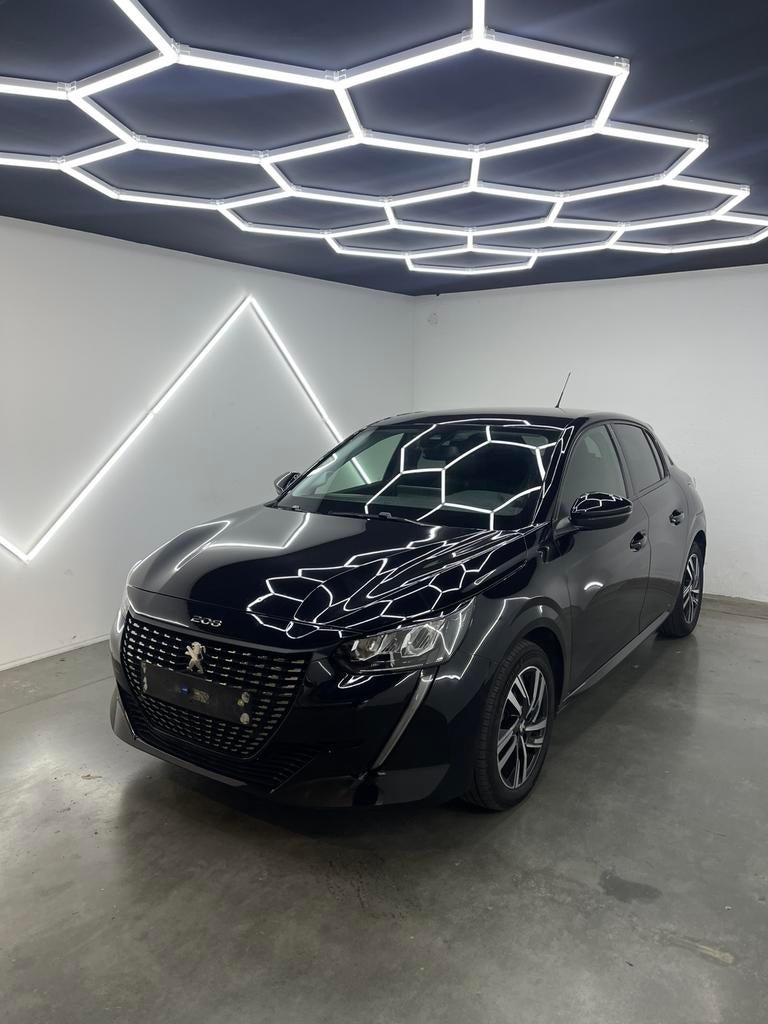 Peugeot 208| 2022| 86.395KM|AUTOMAAT| NIEUWE DISTRIBUTIERIEM, Auto's, LED verlichting, Zwart, Bedrijf, 5 deurs