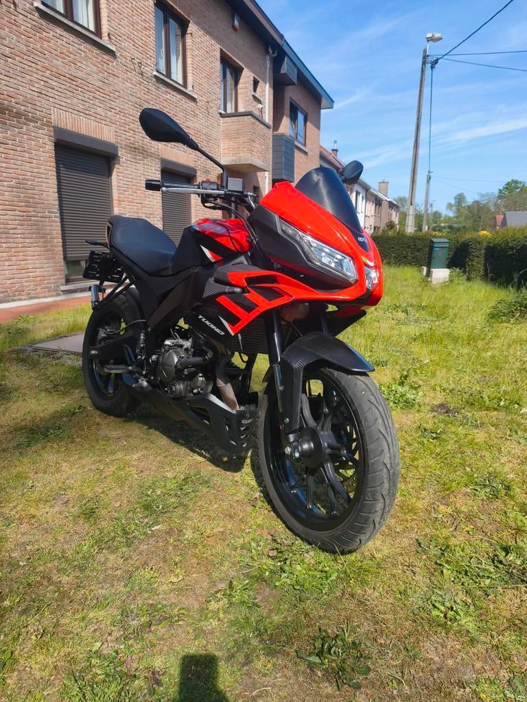 Aprilia Tuono 125cc 2022 6600km!, Particulier
