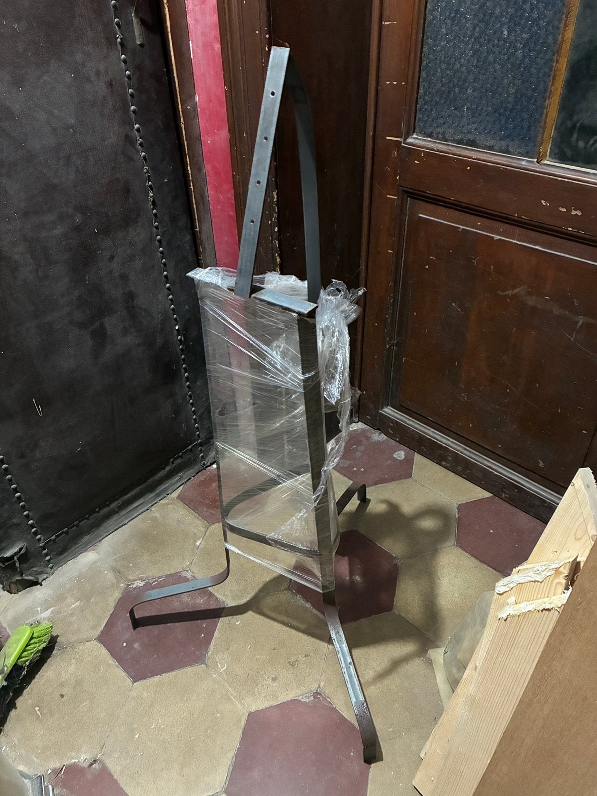 Support de couronne en acier - steel wreath stand, Maison & Meubles, Enlèvement, Comme neuf, Couronne, Métal