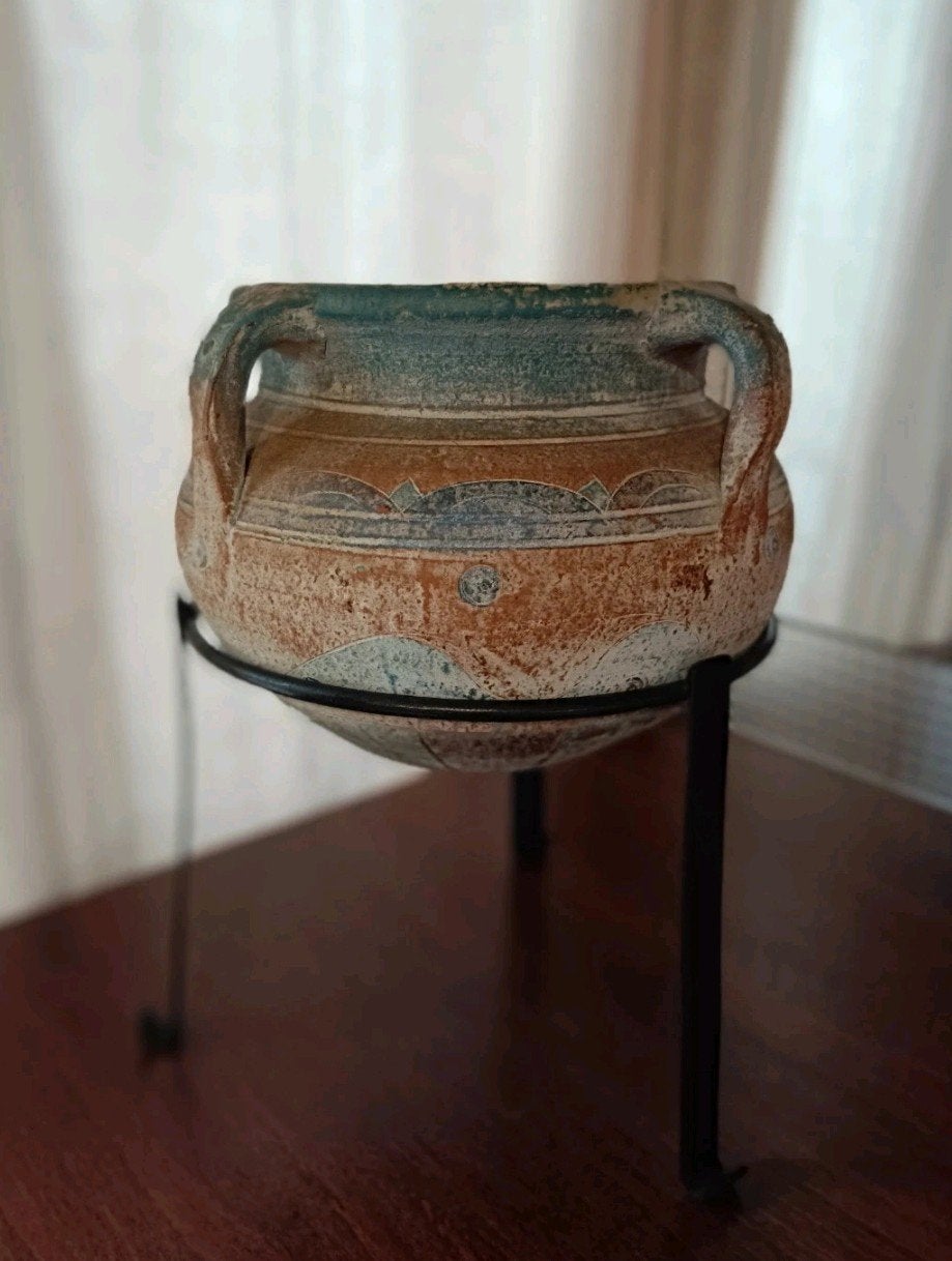 Vintage Griekse amforavaas en terracotta standaard, Antiek en Kunst, Ophalen of Verzenden, 27 cm, Natuurlijk materiaal
