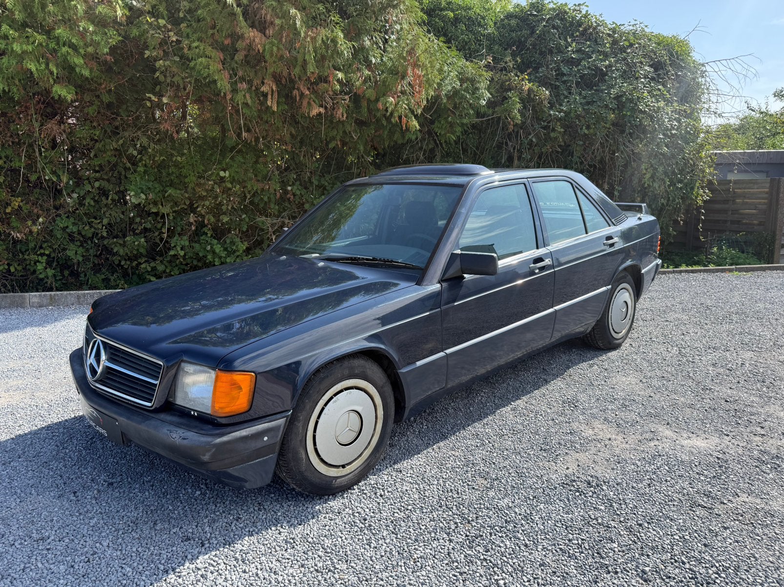 Mercedes-Benz 190 BENZINE * OLDTIMER * ABS * TOIT OUVRANT, Autos, Mercedes-Benz, https://public.car-pass.be/vhr/3bcf67c0-f0eb-4bae-9805-393527de03d6