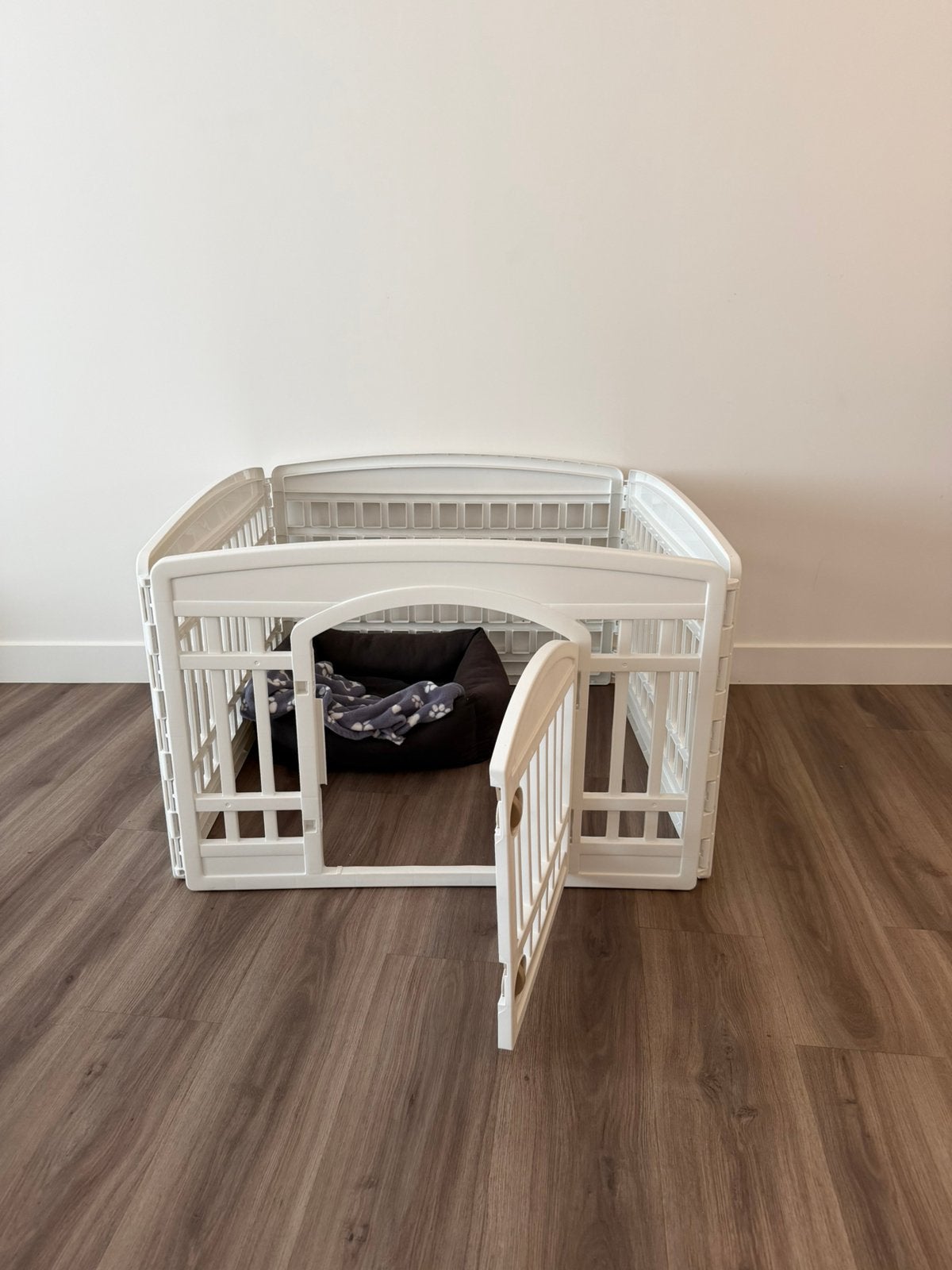 Witte puppyren / hondenren met deur – inklapbaar, Dieren en Toebehoren, Ophalen of Verzenden, Nieuw, Hondenhok, Minder dan 65 cm