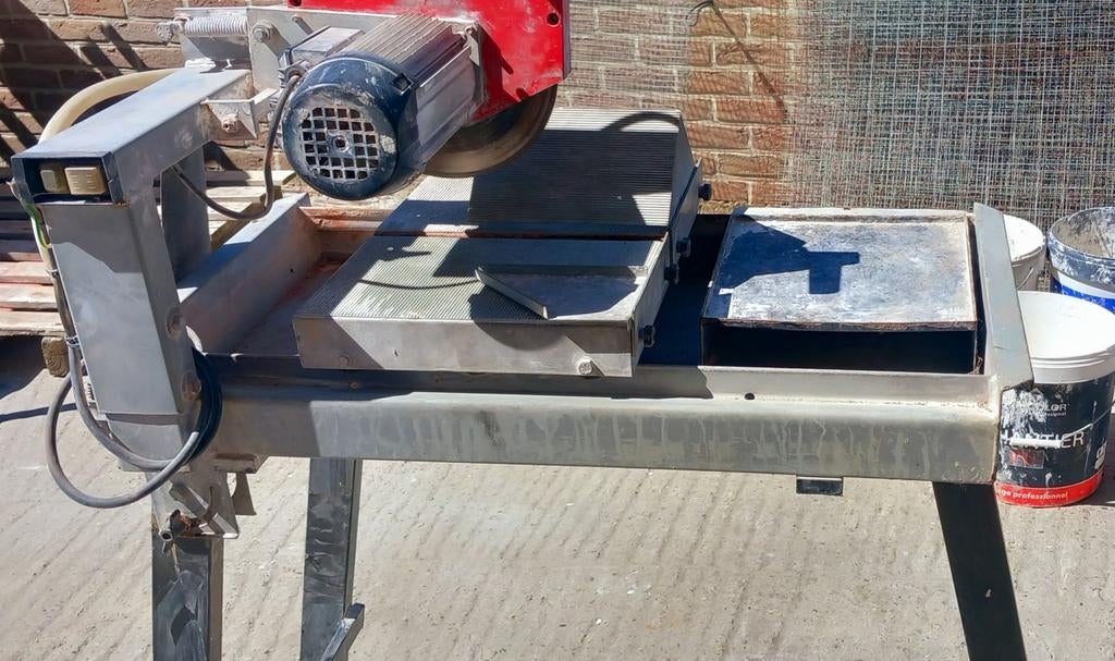 Coupe carrelage, Enlèvement