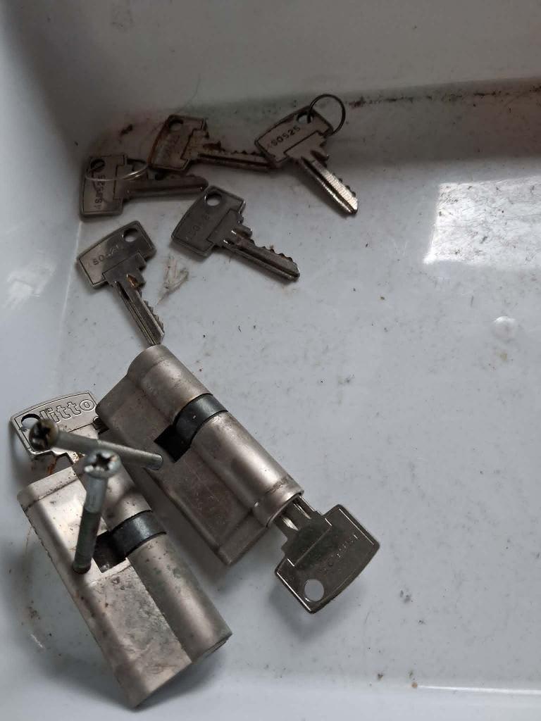 2x deurslot voor deur met 7 sleutels, Doe-het-zelf en Bouw, Hang- en Sluitwerk, Ophalen, Gebruikt