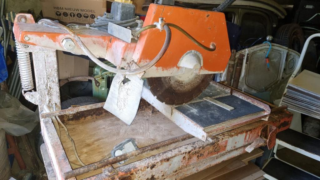 STEENZAAGMACHINE NIEUWE DIAMANTSCHIJF (waterkoeling), Ophalen