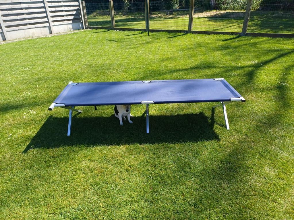 Opvouwbaar ligbed met opbergtas., Caravanes & Camping, Accessoires de camping, Comme neuf, Enlèvement