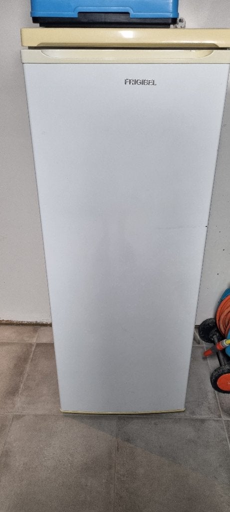 diepvries Frigibel, Elektronische apparatuur, Vriezers en Diepvrieskisten, Gebruikt, Minder dan 60 cm, 140 tot 160 cm, Vrijstaand