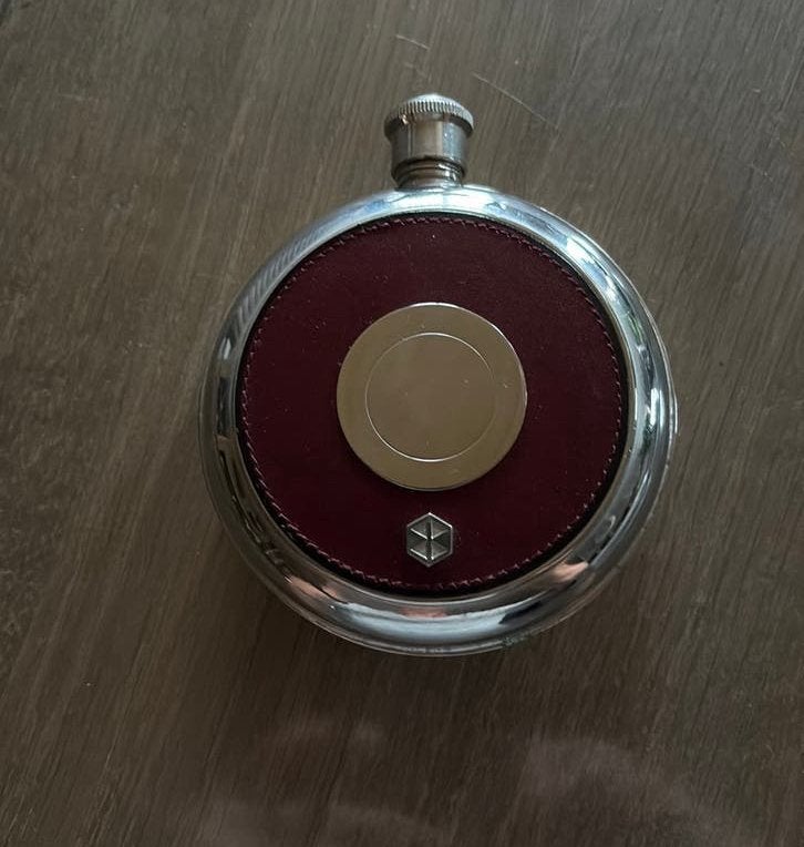 Flasque ronde de luxe Final Touch avec verre à liqueur, Enlèvement ou Envoi, Neuf, Autres types