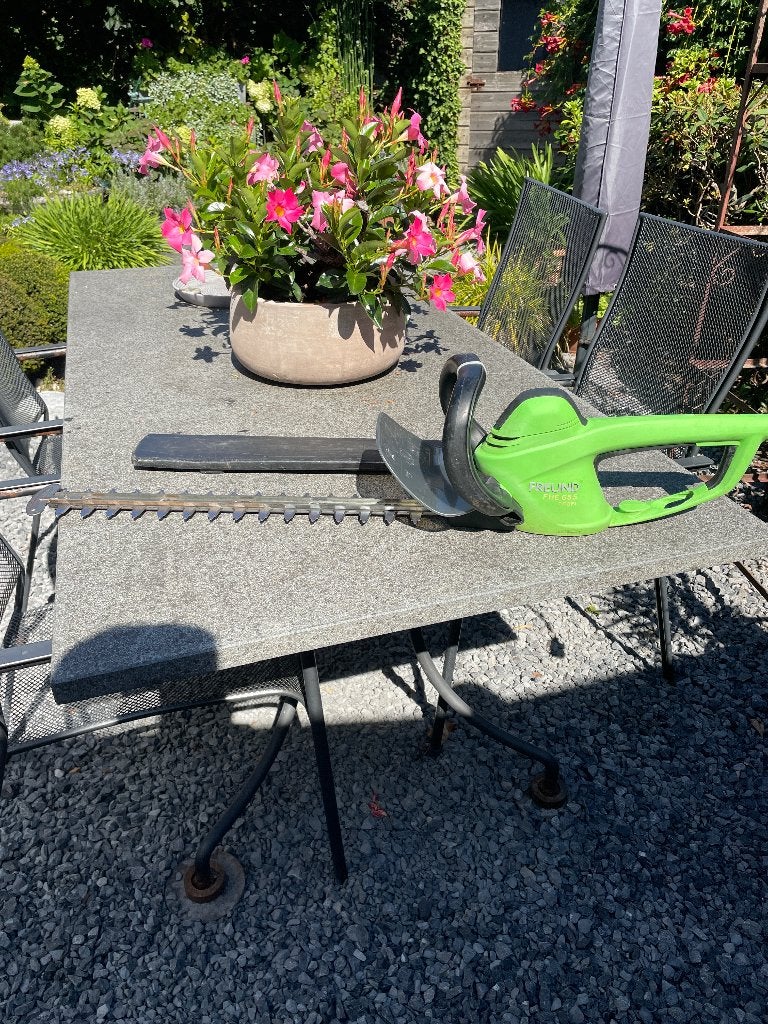 Heggenschaar, Tuin en Terras, Ophalen, Zo goed als nieuw, Elektrisch, Metabo